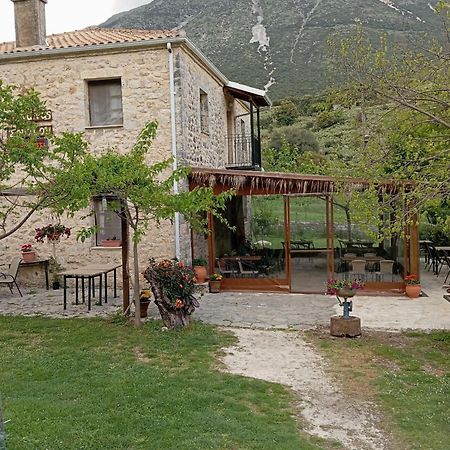 Hotel Xenonas Souliou Samonída Exteriér fotografie