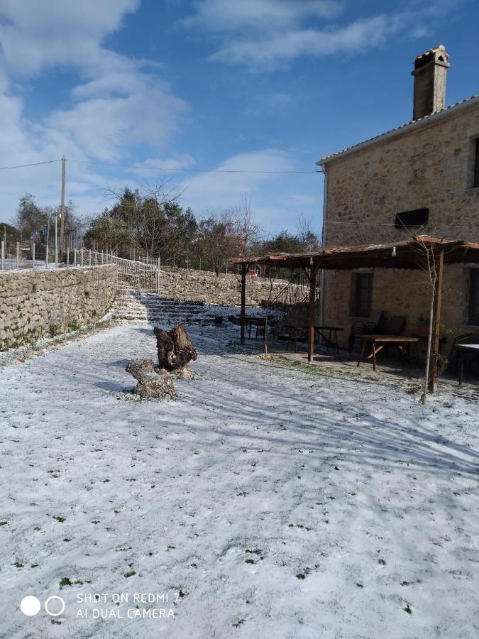 Hotel Xenonas Souliou Samonída Exteriér fotografie