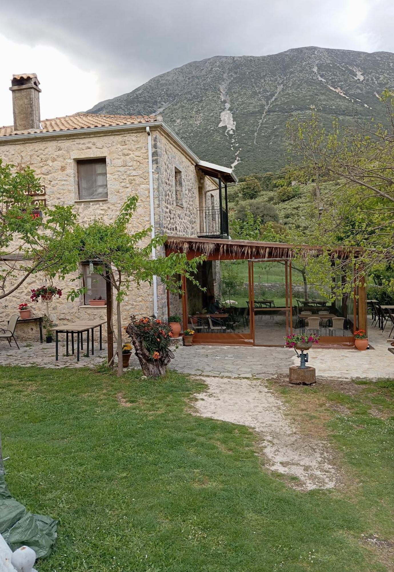 Hotel Xenonas Souliou Samonída Exteriér fotografie