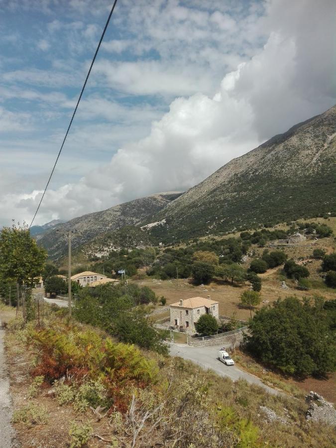 Hotel Xenonas Souliou Samonída Exteriér fotografie